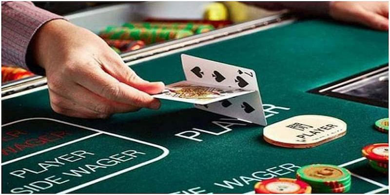 Baccarat tại AE888 thu hút nhiều người chơi